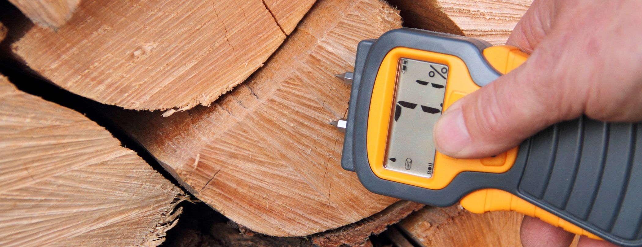 wood_moisture_meter_check_moisture_content_of_wood